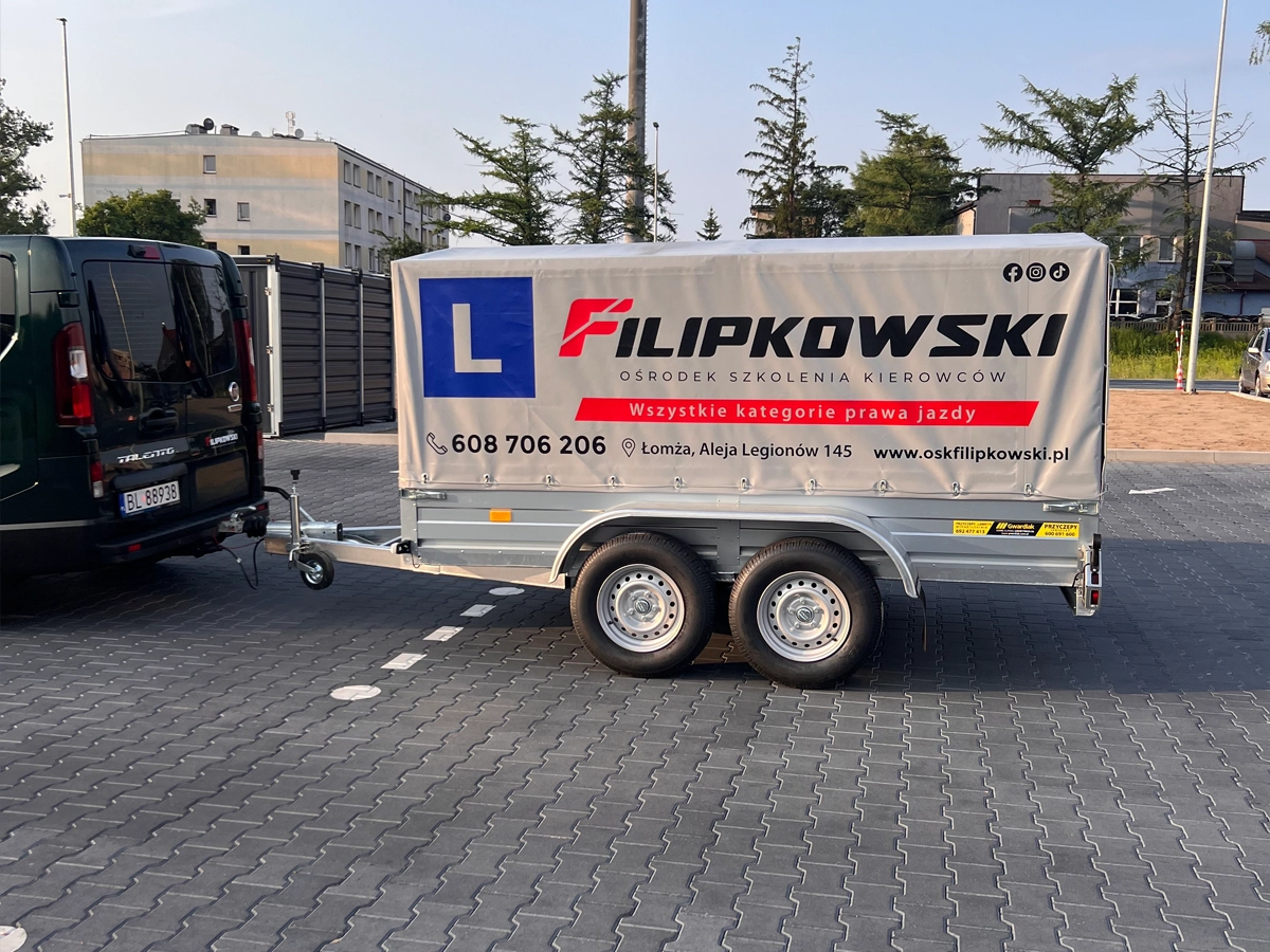 Fiat Talento z przyczepką do nauki jazdy w OSK Filipkowski